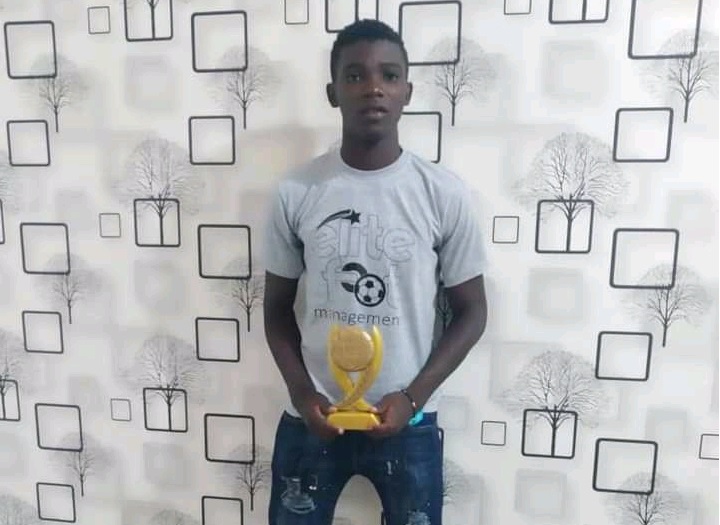 AHODA Toga Marc de GBOHLOE-SU des lacs  remporte le prix du meilleur jeune  joueur du mois d'avril