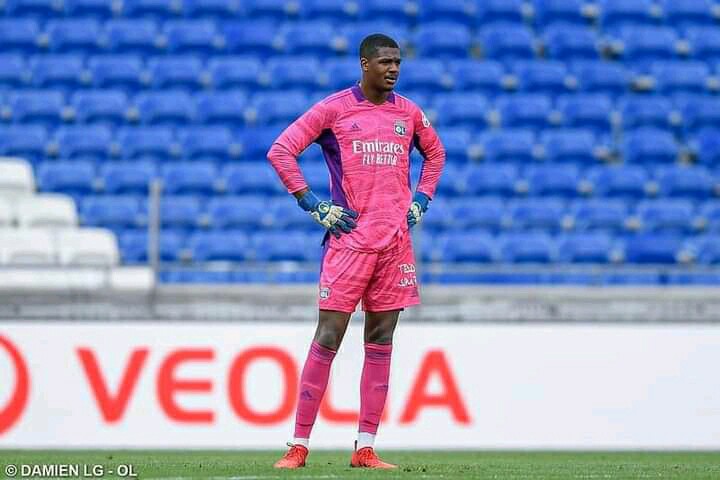 Le gardien international togolais Malcom Barcola titulaire pour la première fois avec l'Olympique lyonnais