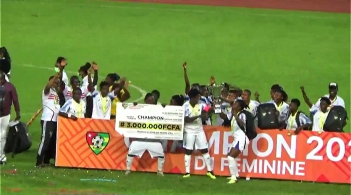 Athleta  FC de Lomé sacré champion de la D1 féminine du Togo. 