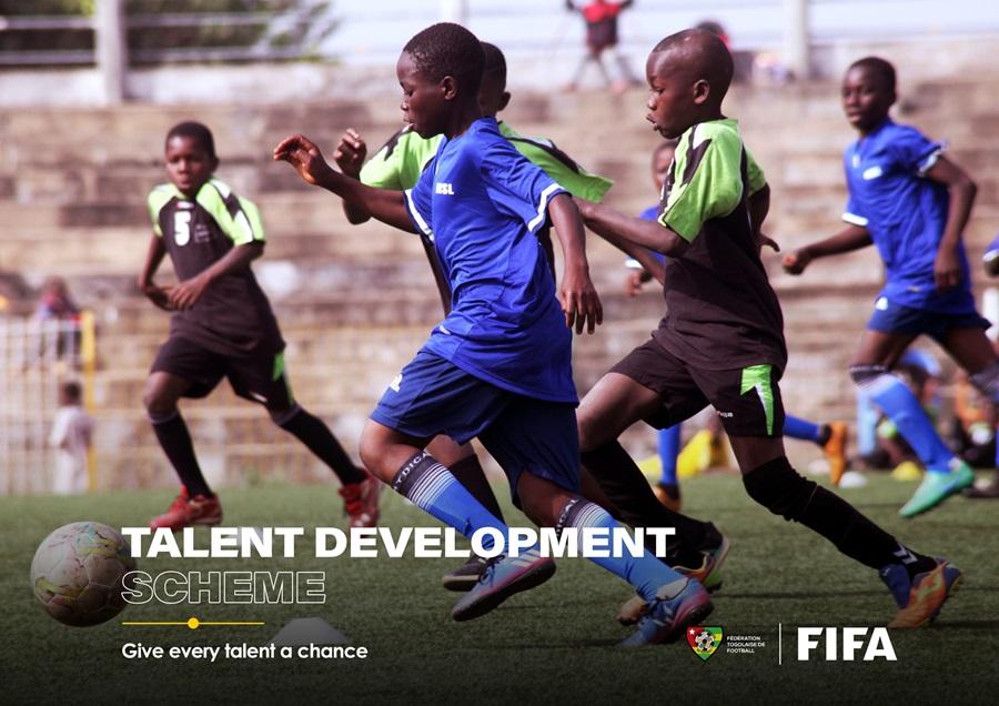 Le projet TDS de la FIFA, axé sur la promotion du football à la base, se poursuit au Togo 